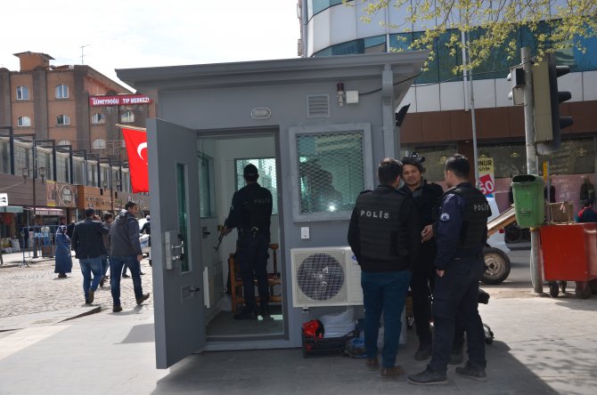 Sur'a zırhlı kulübeler konuldu