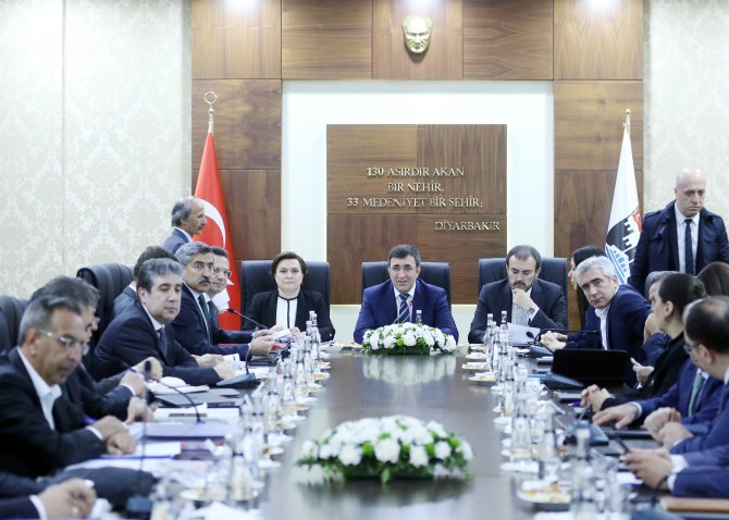 Yılmaz, Sarı ve Ünal, Diyarbakır'da