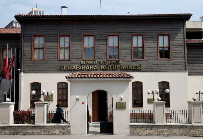 Çocuklara kitap okumayı sevdiren "Turabibaba Kütüphanesi"