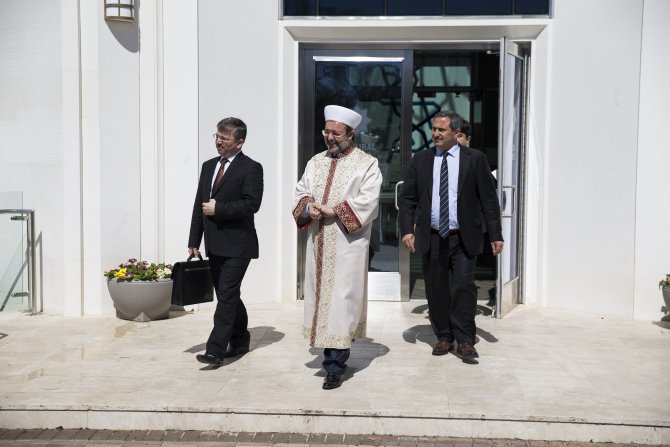 "İslamofobiye her taşıyla susarak yanıt verecek"