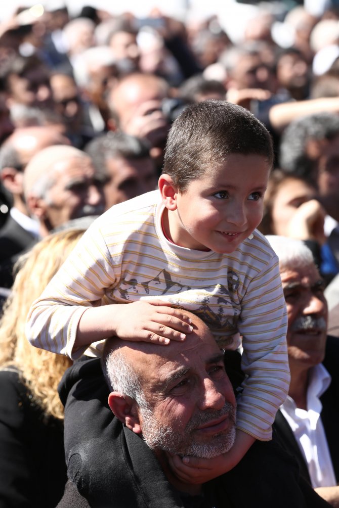 Başbakan Davutoğlu Diyarbakır'da