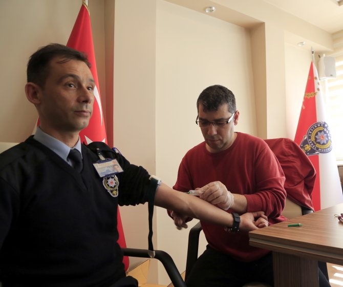 Emniyet teşkilatından anlamlı bağış