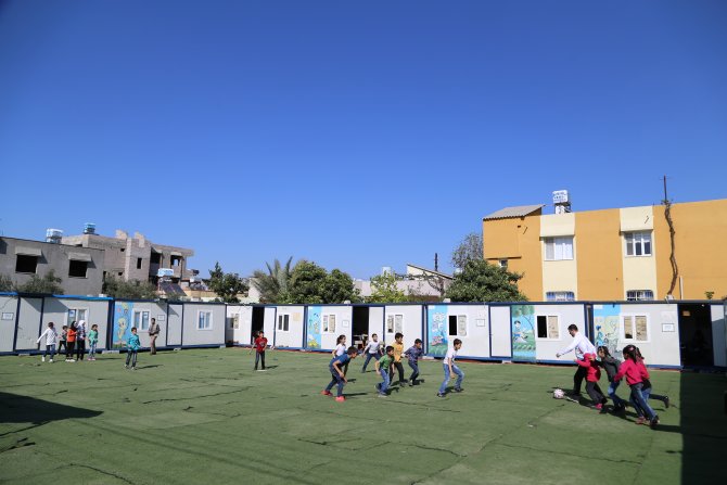 Suriyeli öğrenciler geleceğe hazırlanıyor