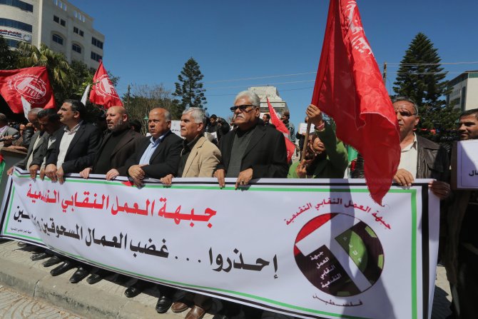 Gazze'de işsizliğe karşı protesto
