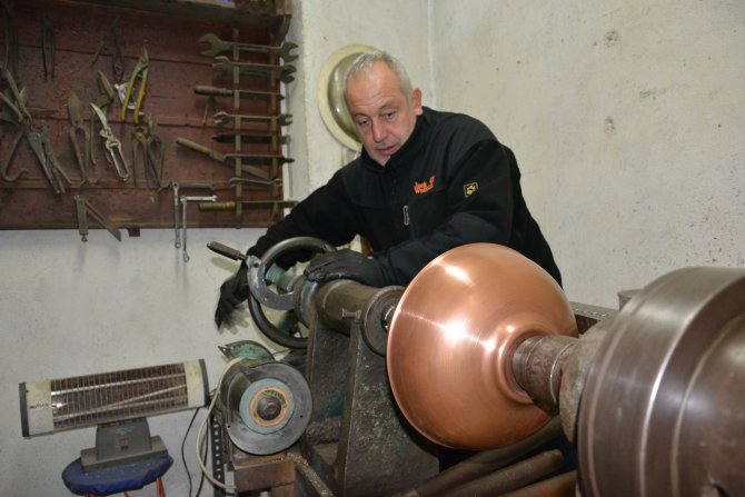 Mesleğini yaşatmak için çırak arıyor