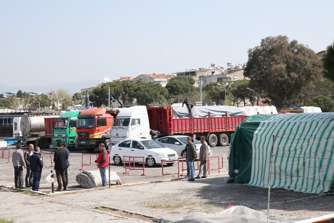 Dikili'de göçmenler için hazırlıklar sürüyor