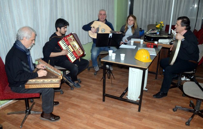 "Kelebeğin Rüyası" şairlerinin şiirleri bestelendi