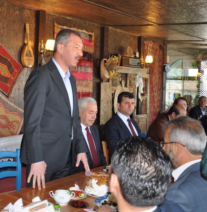 AK Parti Kırıkkale Milletvekili Öztürk, müdürlerle buluştu