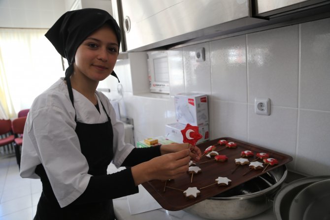 Nevşehirli öğrencilerden güvenlik güçlerine destek