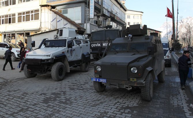 Hakkari'de izinsiz gösteriye müdahale