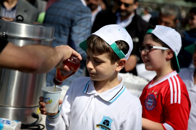 İstanbul Ziraat Odasından vatandaşlara süt ikramı