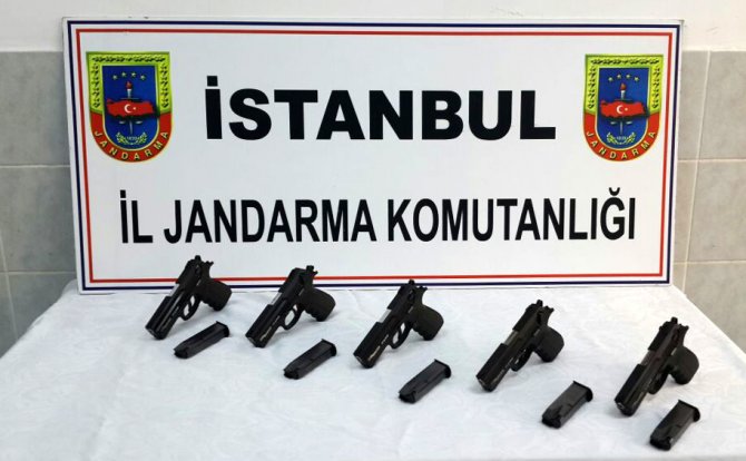 İstanbul'da taklit silah operasyonu