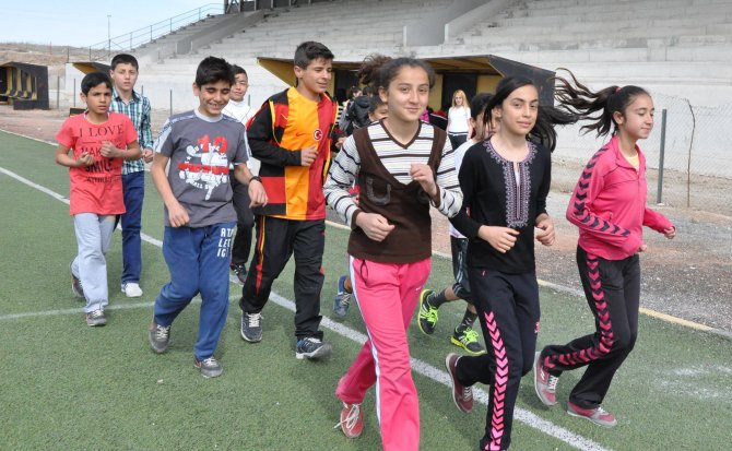 Sorgunlu küçük atletler Türkiye şampiyonasına hazırlanıyor