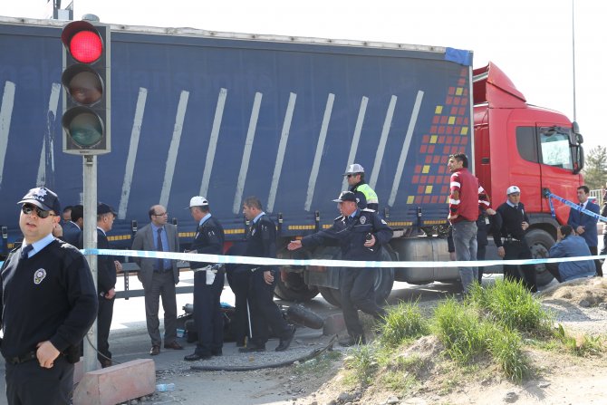 Kayseri'de tır ile motosiklet çarpıştı: 1 ölü, 1 yaralı