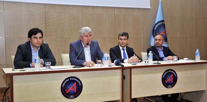 "Yeni Anayasa ve Siyasal Sistem Arayışları" paneli