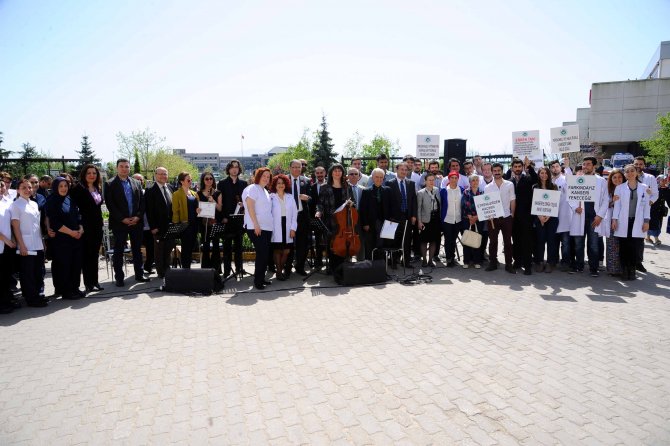 Kanser hastalarına müzik ziyafeti