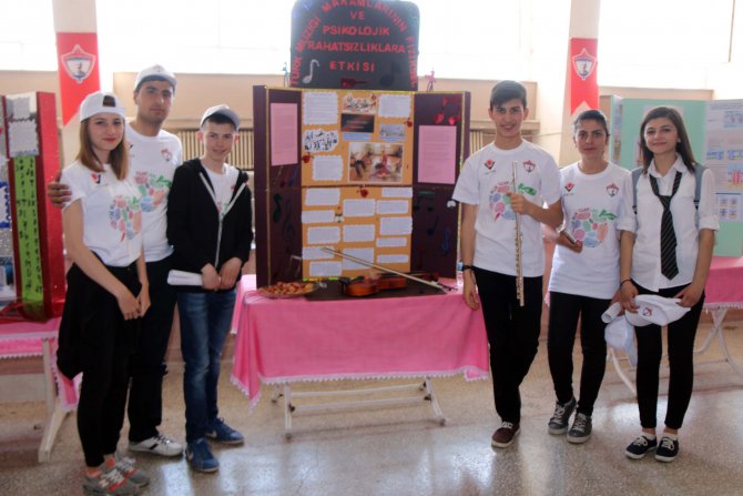 Şarkışla’da "TÜBİTAK 4006 Projeleri Bilim Fuarı" açıldı