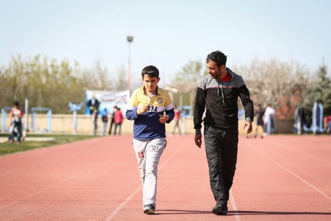 Tedavi için yönlendirildiği sporda şampiyon oldu