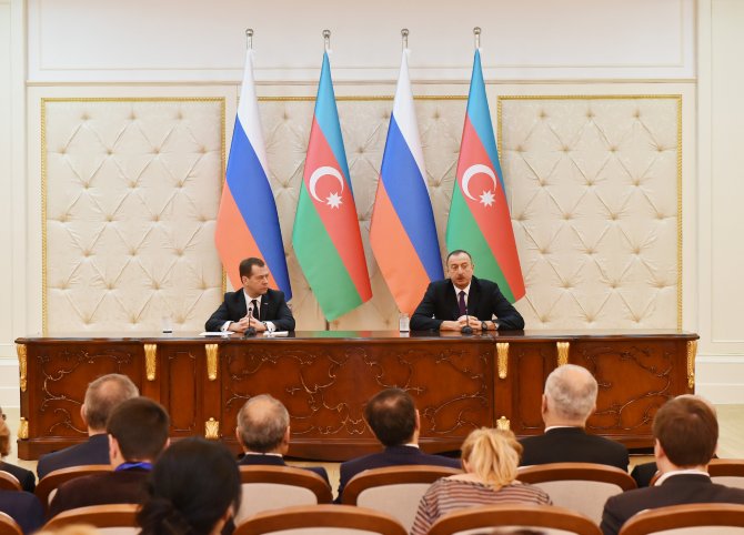 Rusya Başbakanı Medvedev Azerbaycan'da