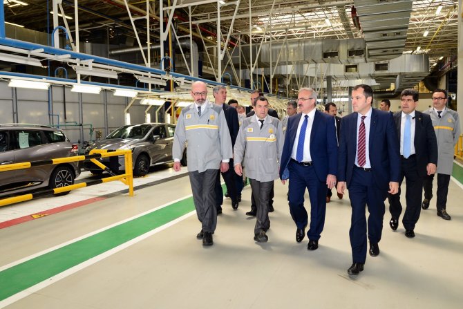 Bursa Valisi Karaloğlu'ndan OYAK Renault'a ziyaret