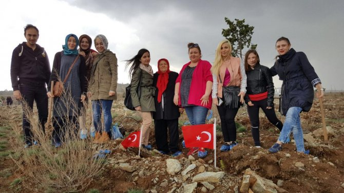 Eskişehir'de şehitler için fidan dikildi