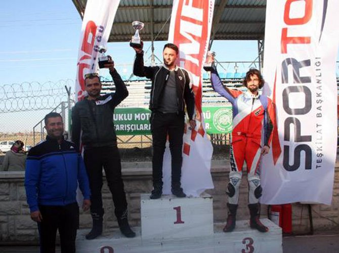 Motosikletçiler Konya’dan dereceyle döndü