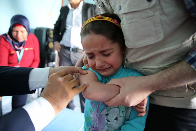 Hatay'da Suriyeli çocuklara aşı