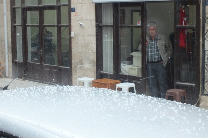 Silifke'de dolu yağışı
