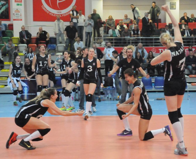 Voleybol: Bayanlar 2. Lig Final Grubu