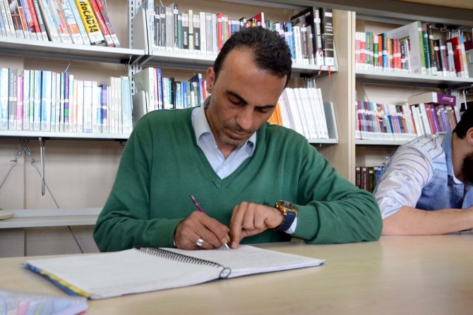 Öğrencisi olduğu okulun "güvenliği" de ona emanet