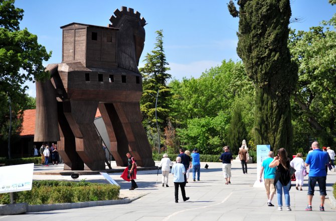 Troya'ya ziyaretçi akını