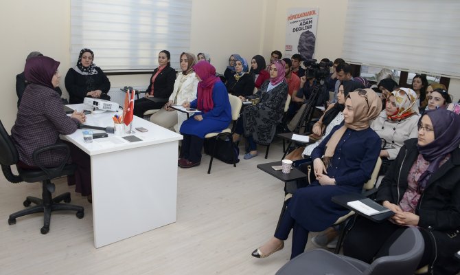 Meram'da "Yerel Yönetimler ve Kadın" söyleşisi