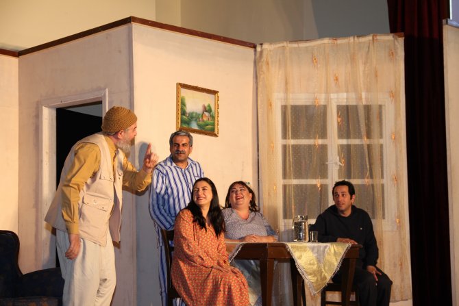 Cezaevindeki kadınlar tiyatro izledi