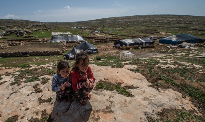 Göçerlerin zorlu yayla yolculuğu başladı