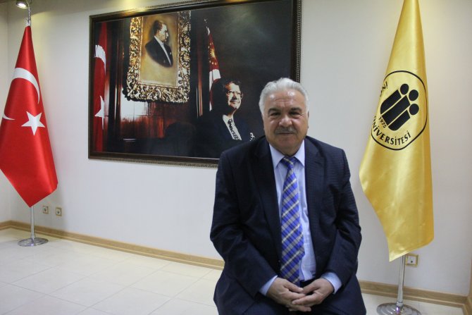 Siyasetçi, eş, baba... Her yönüyle Turgut Özal