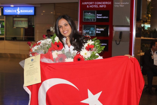 İrem Karamete yurda döndü