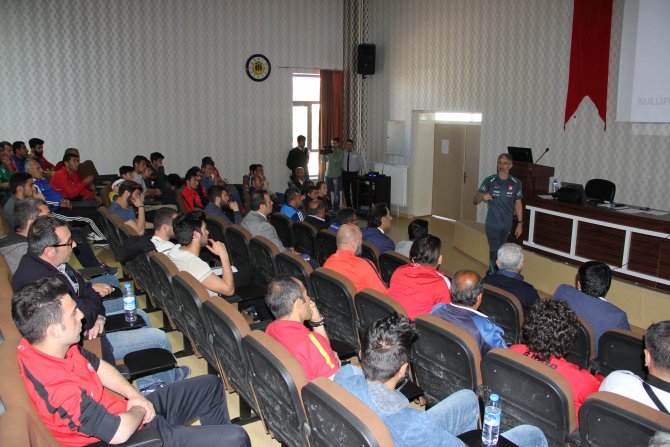Malatya'da kaleci ve antrenörlerine eğitim