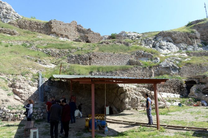 Kont Drakula'nın hapsedildiği kalede kazı çalışmaları