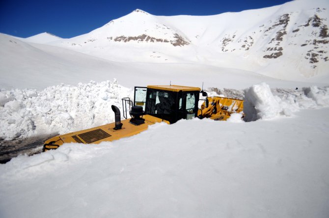 Nisan'da karla mücadele