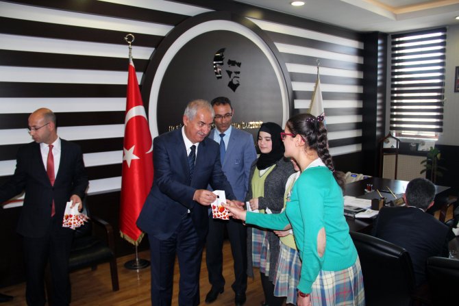 Akdağmadeni Belediyesi başarılı öğrencileri ödüllendirdi