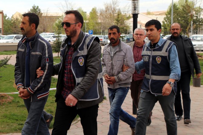 Kaçırdıkları kişiyi su deposuna kilitlediler