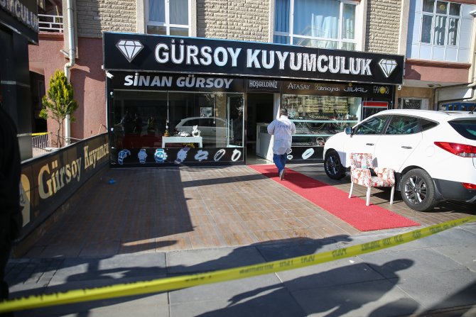 Kazayla kendisini vuran kuyumcu öldü