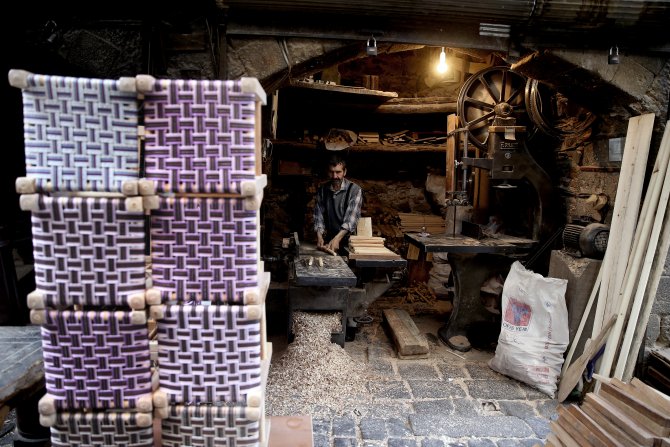 Terörden kurtulan tarihi çarşı yeniden canlandı