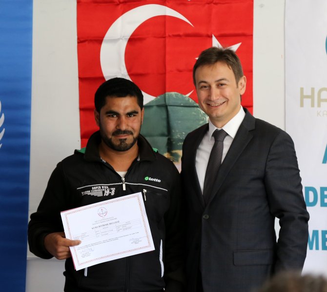 "Türkiye'nin Suriyelilere çalışma izni vermesi dünyaya örnek"