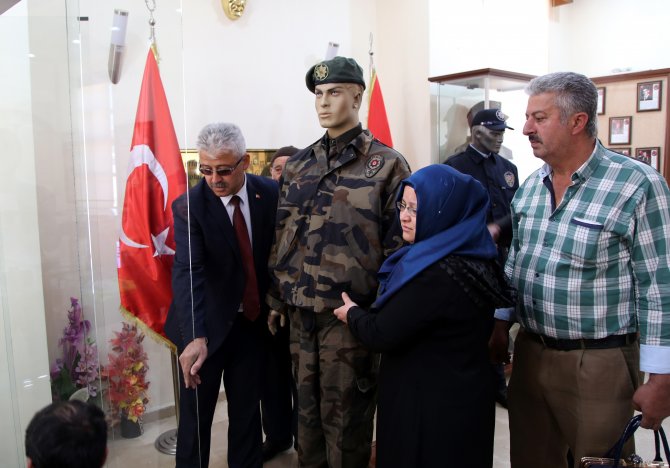 Şehit eşinin eşyalarını müzeye bıraktı