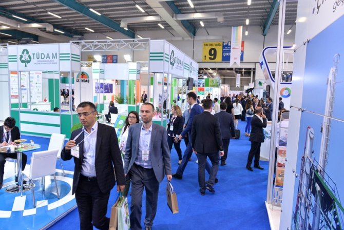 Bu fuara biletle değil "çöp"le girilecek