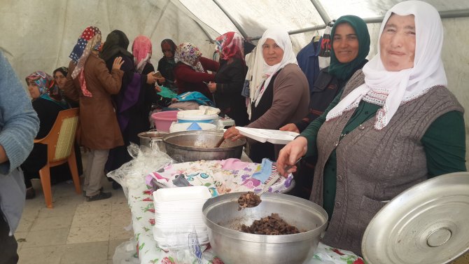 Karakeçili'de Kur'an kursu yararına kermes düzenlendi