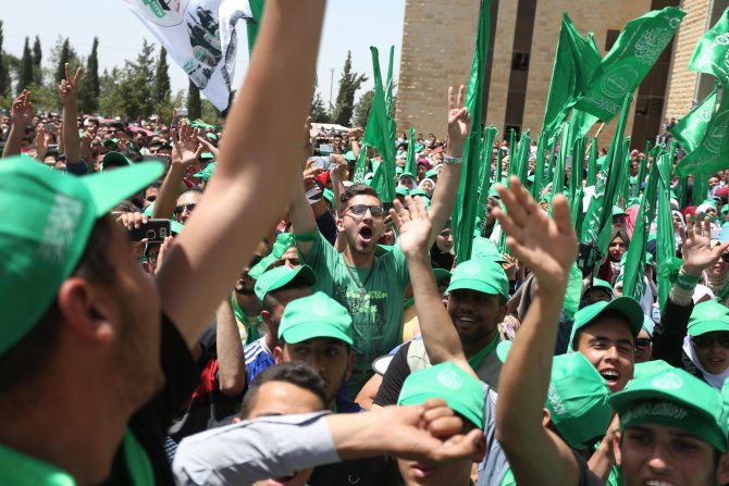 Filistin'de öğrenci konseyi seçimi heyecanı
