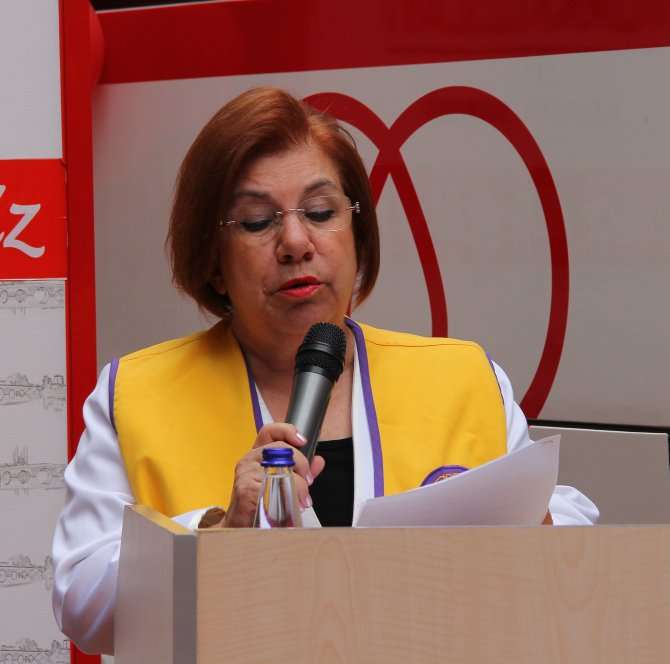 Türk Kızılayı'na midibüs bağışı