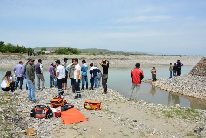 Batman Çayı'na düşen genç boğuldu